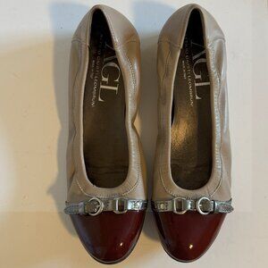 AGL Ballet Flat with buckle Nude suede with burgundy cap and buckle 39.5